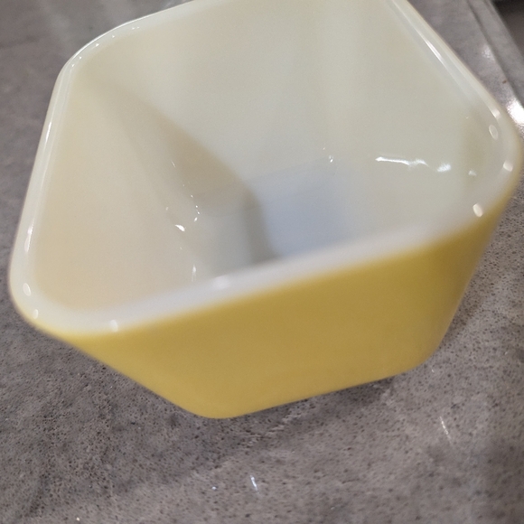 Pyrex 501 yellow fridgie - Picture 10 of 10